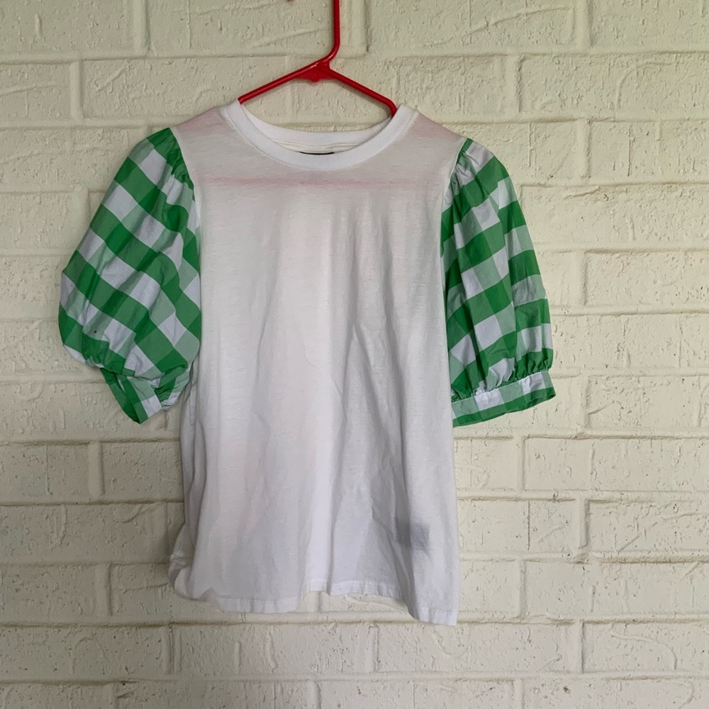 Who What Wear White Tee with Green Plaid Puff Sleeves